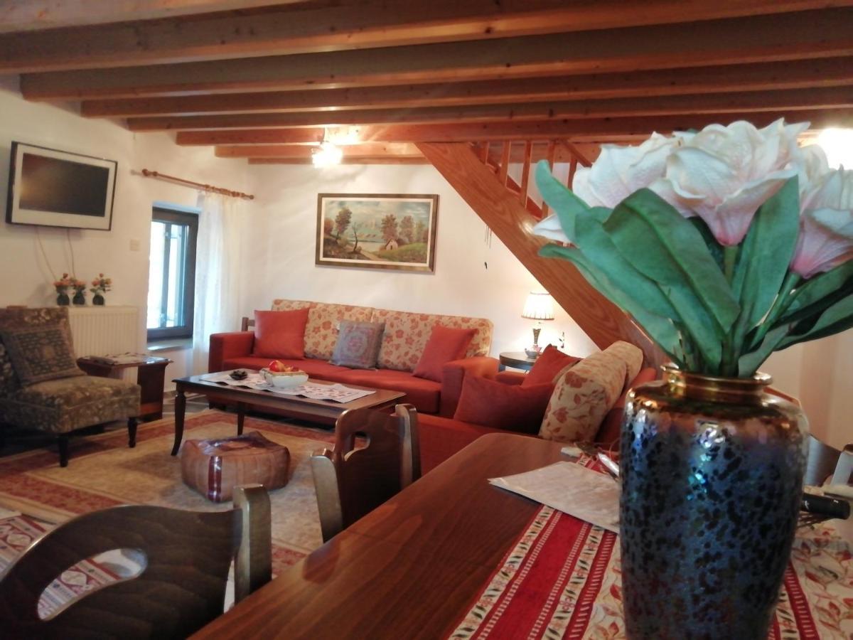 Cosy Lake House, Μια Ανάσα Πριν Τη Λίμνη Kalívia Esterno foto