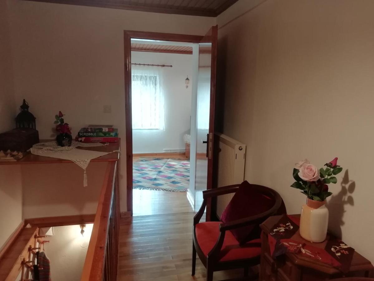 Cosy Lake House, Μια Ανάσα Πριν Τη Λίμνη Kalívia Esterno foto