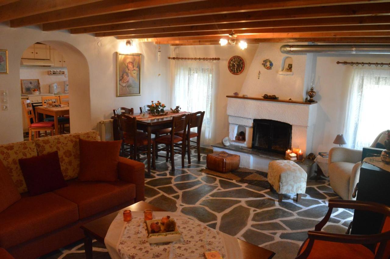 Cosy Lake House, Μια Ανάσα Πριν Τη Λίμνη Kalívia Esterno foto
