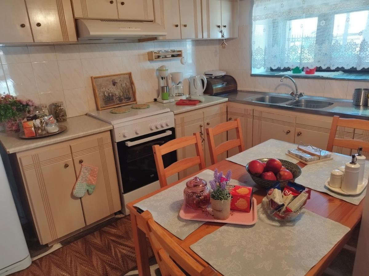 Cosy Lake House, Μια Ανάσα Πριν Τη Λίμνη Kalívia Esterno foto