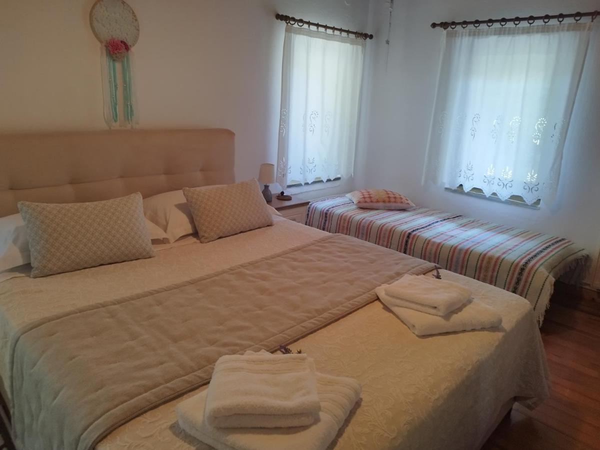 Cosy Lake House, Μια Ανάσα Πριν Τη Λίμνη Kalívia Esterno foto