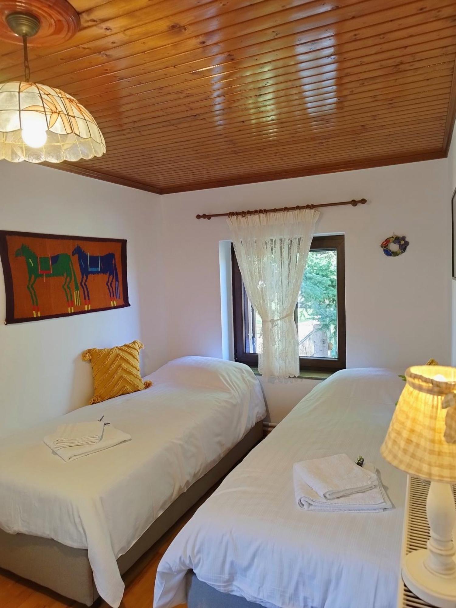 Cosy Lake House, Μια Ανάσα Πριν Τη Λίμνη Kalívia Esterno foto