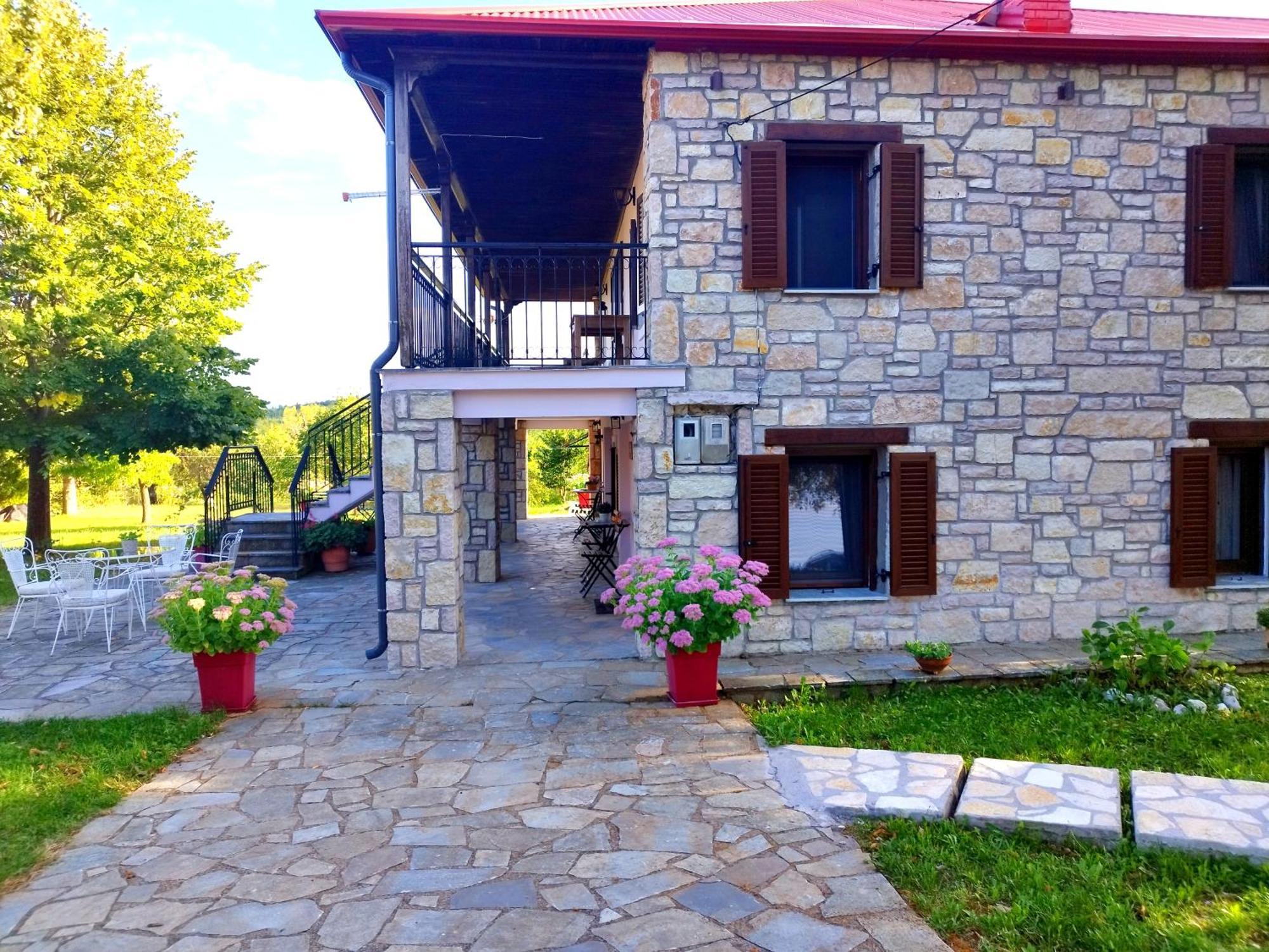 Cosy Lake House, Μια Ανάσα Πριν Τη Λίμνη Kalívia Esterno foto