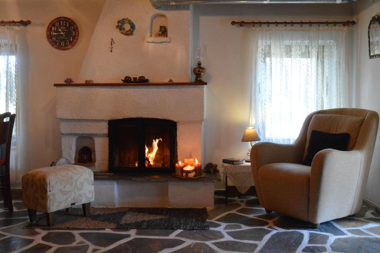Cosy Lake House, Μια Ανάσα Πριν Τη Λίμνη Kalívia Esterno foto